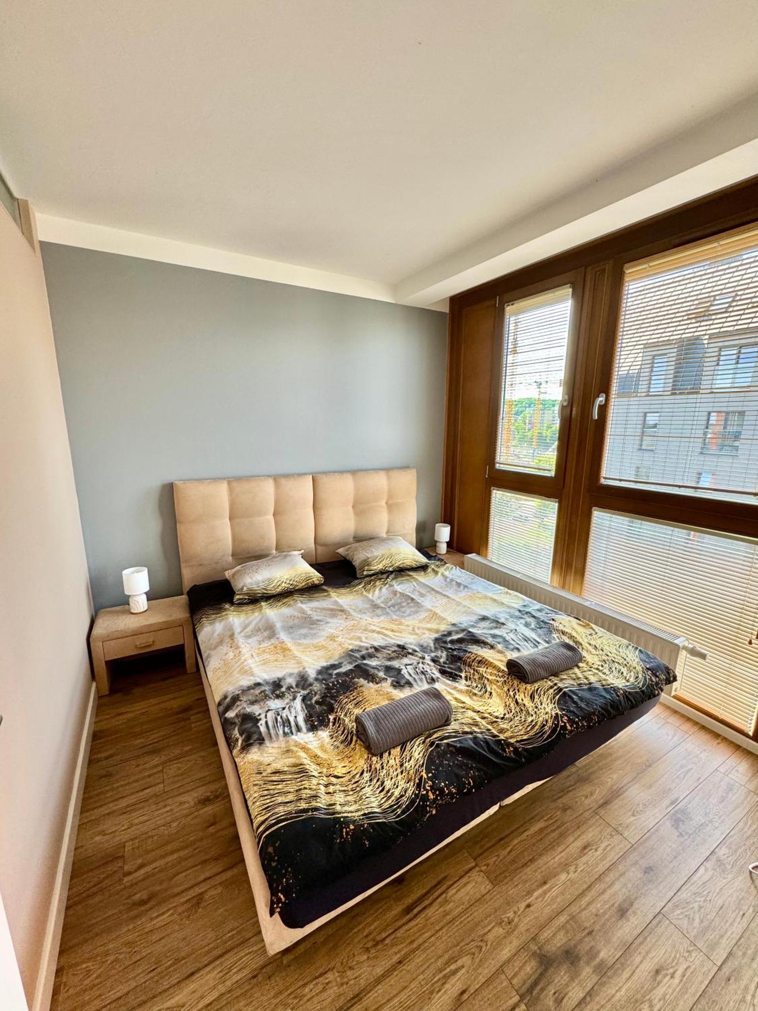 3-Rooms Apartment With Balcony By The Oldtown غدانسك المظهر الخارجي الصورة