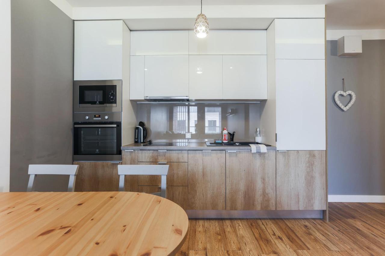 3-Rooms Apartment With Balcony By The Oldtown غدانسك المظهر الخارجي الصورة
