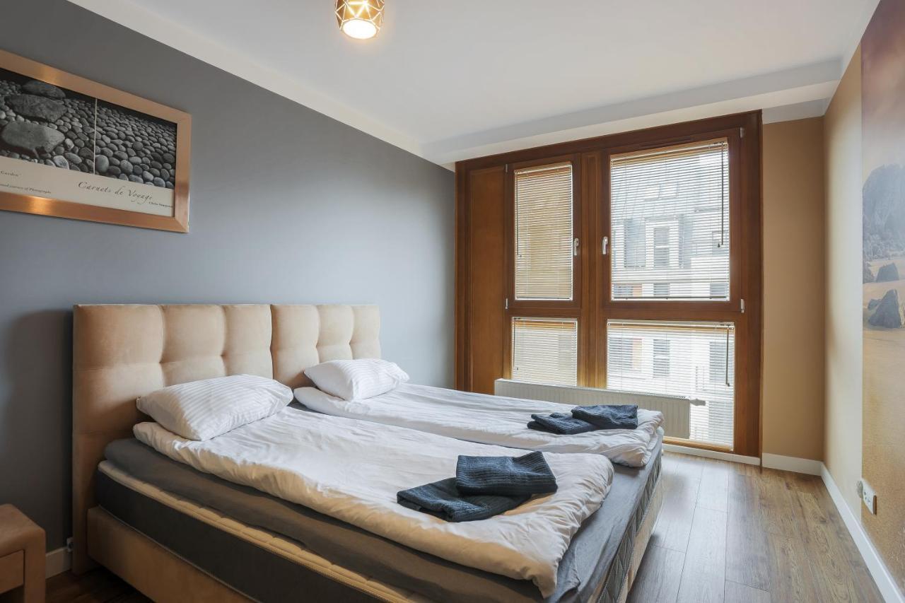 3-Rooms Apartment With Balcony By The Oldtown غدانسك المظهر الخارجي الصورة