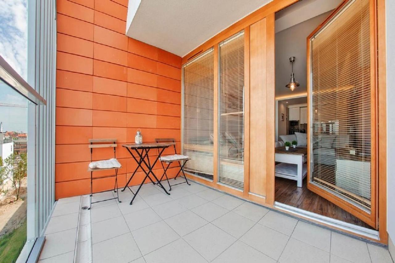 3-Rooms Apartment With Balcony By The Oldtown غدانسك المظهر الخارجي الصورة